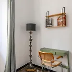 Stylish 2-bedroom In The Historic Center Of 아파트 제노바