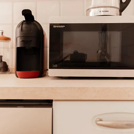 Designer In The Center Of 热那亚