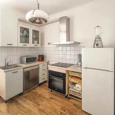 公寓 Designer In The Center Of *