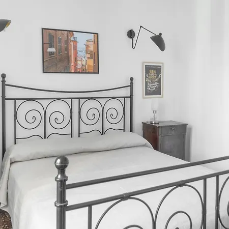 Designer 2 Bedroom-ac In The Center Of *