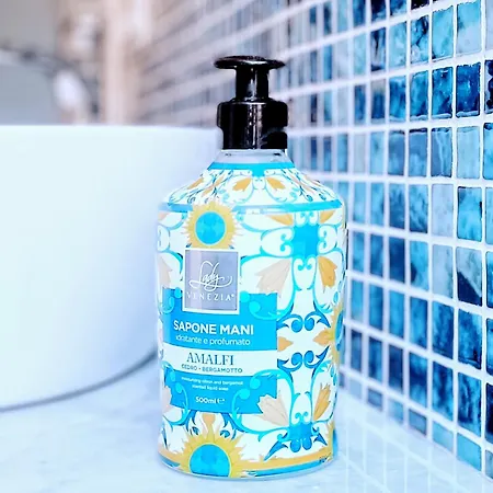 Designer In The Center Of 公寓