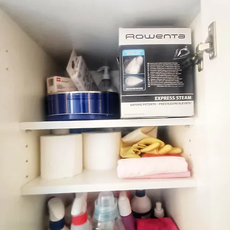 Designer In The Center Of 热那亚