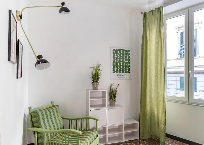Stylish 2-Bedroom Apartment In The Historic Center Of Genoa Genua