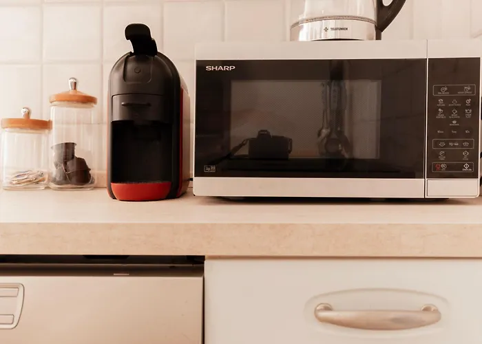 Stylish 2-Bedroom Apartment In The Historic Center Of Genoa Genua