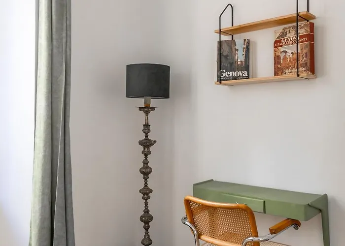 Stylish 2-Bedroom Apartment In The Historic Center Of Genoa Apartament Genua