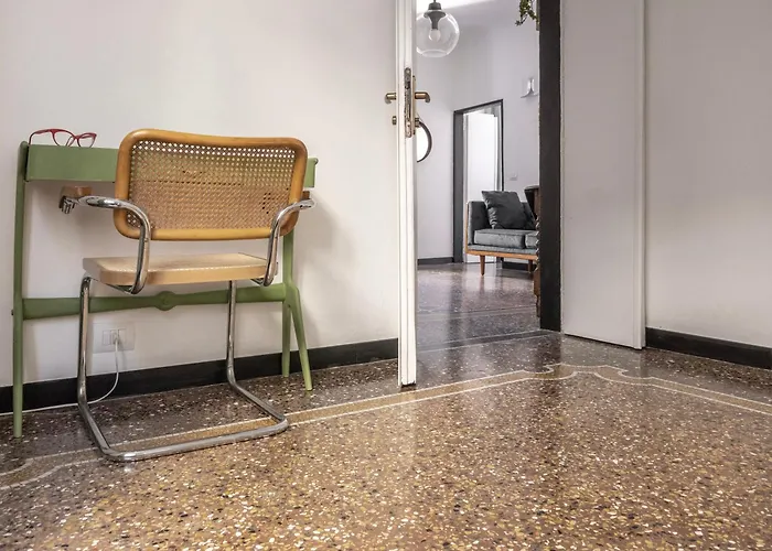 Stylish 2-Bedroom Apartment In The Historic Center Of Genoa Apartament *