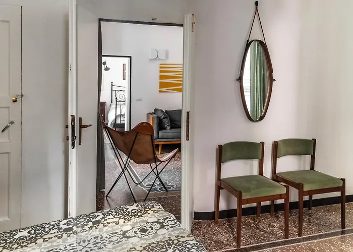 Stylish 2-Bedroom Apartment In The Historic Center Of Genoa