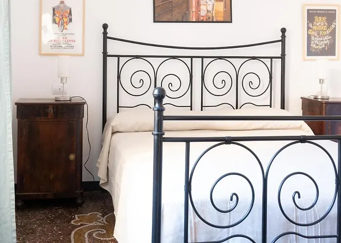 Apartament Stylish 2-Bedroom Apartment In The Historic Center Of Genoa Genua