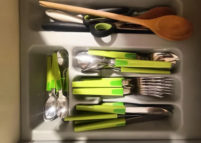 Stylish 2-Bedroom Apartment In The Historic Center Of Genoa Genua