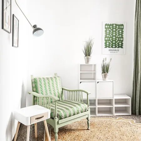 Designer 2 Bedroom-ac In The Center Of *