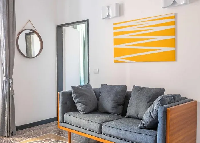Stylish 2-bedroom In The Historic Center Of Appartamento Genova